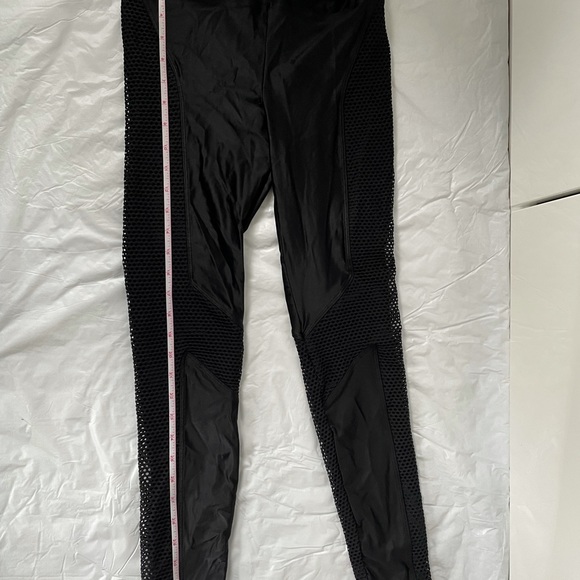 KORAL Women’s High Rise Mesh Side Panel Leggings Color-Black Size- Medium NWOT - Picture 10 of 15
